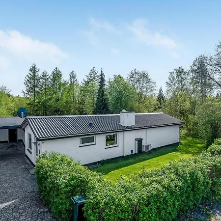 Nice In Vaeggerlose W/ 2 Bedrooms