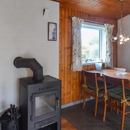 Nice In Vaeggerlose W/ 2 Bedrooms